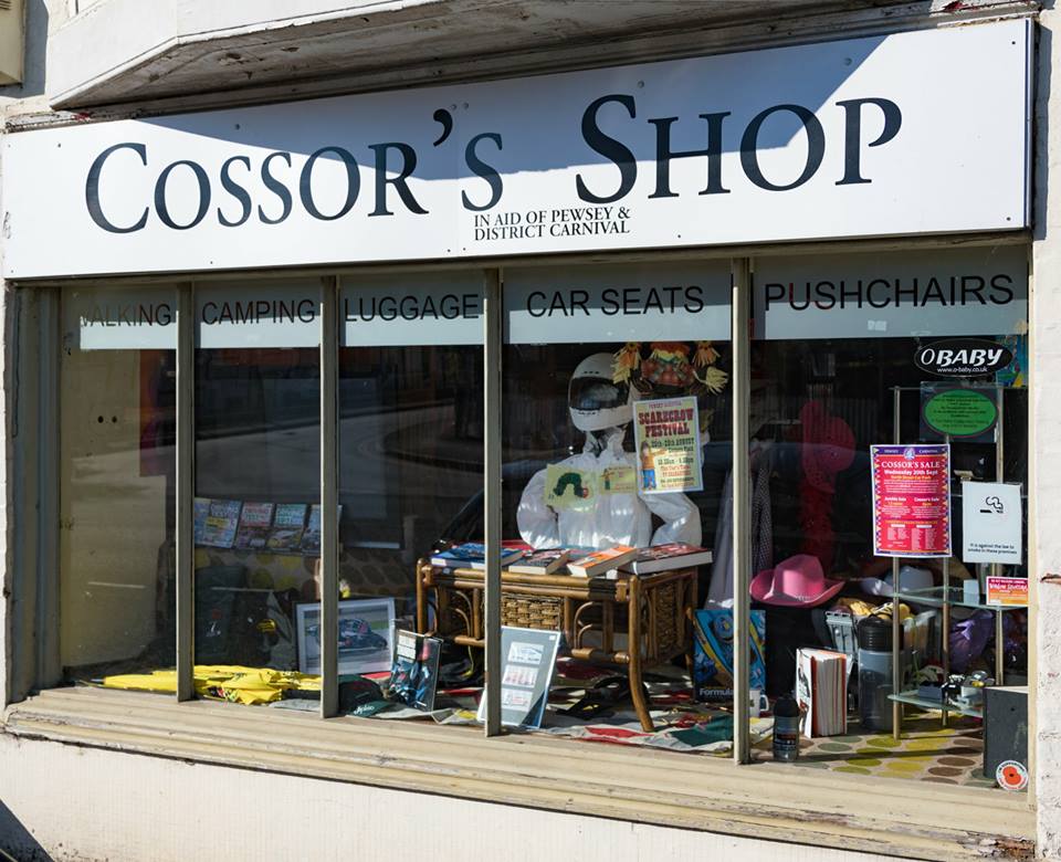 Jonathan Helps – Cossors Shop Outside
