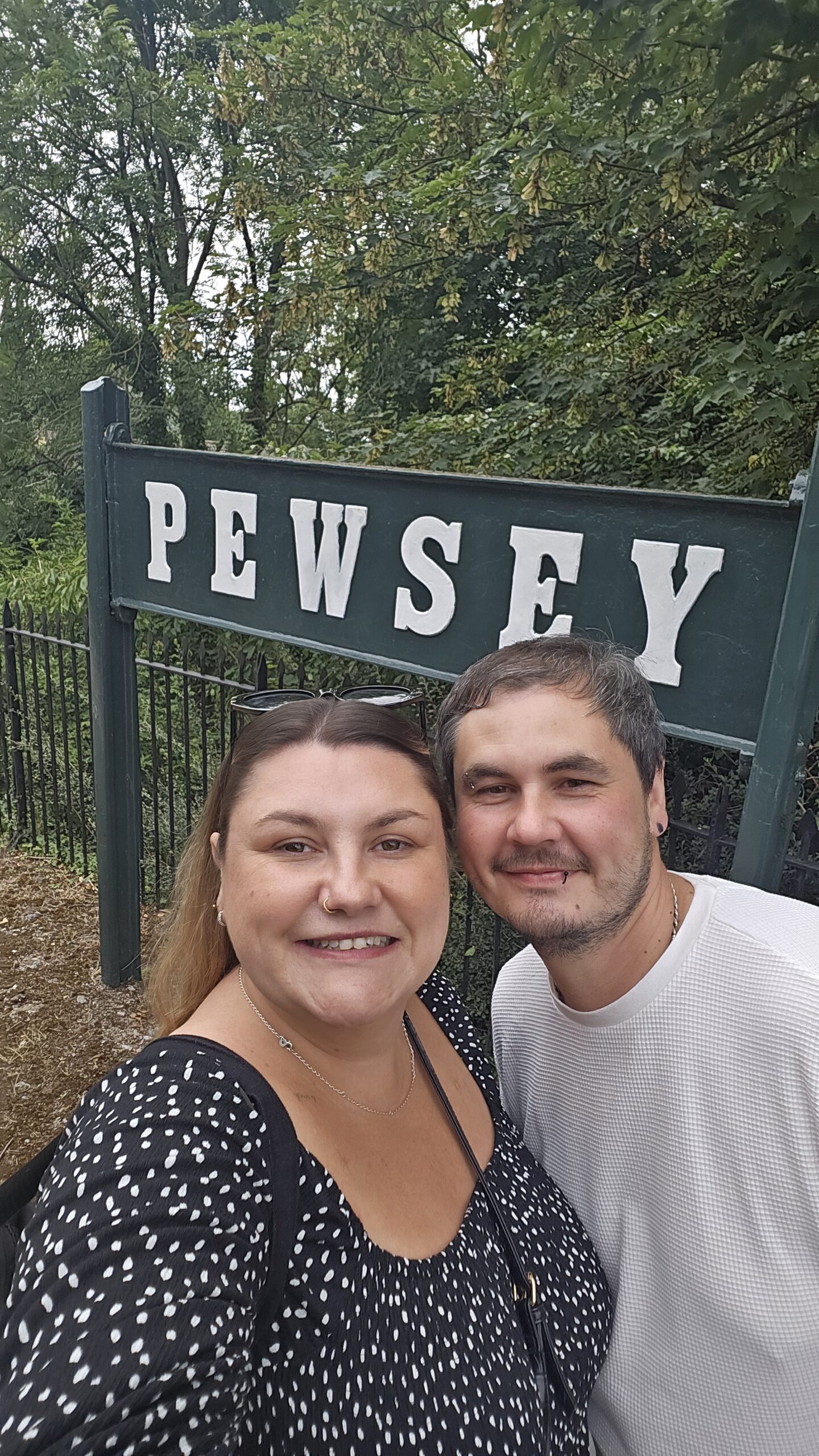 01 HWTH Pewsey Station arrival